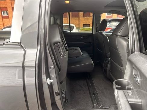 Used 2023 Honda Ridgeline RTL-E image 18