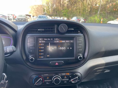 Used 2025 Kia Soul LX w/ LX Technology Package image 20