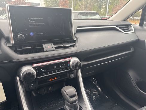 Used 2025 Toyota RAV4 LE image 20