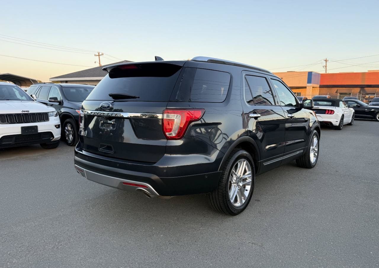 Used 2017 Ford Explorer Limited w/ Equipment Group 301A FWD image 6