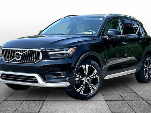 Used 2022 Volvo XC40 T5 Inscription w/ Advanced Package AWD/4WD image 2