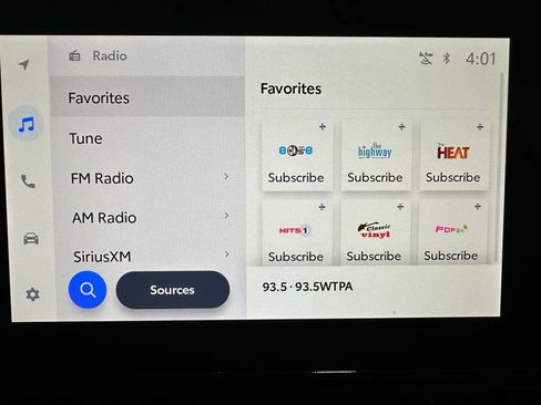 Used 2025 Toyota RAV4 XLE image 27