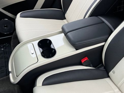 Used 2023 Bentley Bentayga Speed image 19