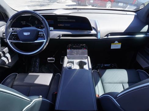 New 2026 Cadillac Vistiq Platinum image 11