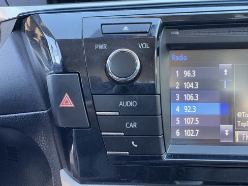 Used 2015 Toyota Corolla LE image 16