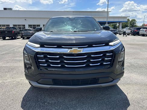 Used 2026 Chevrolet Equinox LT w/ Safety and Technology Package FWD image 2