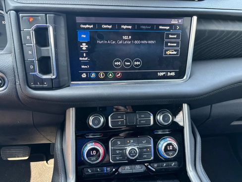 Used 2021 GMC Yukon Denali w/ Denali Ultimate Package AWD/4WD image 23