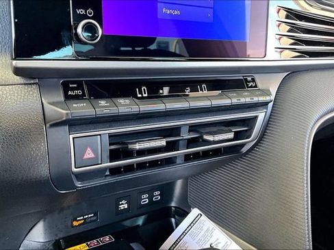 Used 2025 Toyota Camry SE FWD image 23