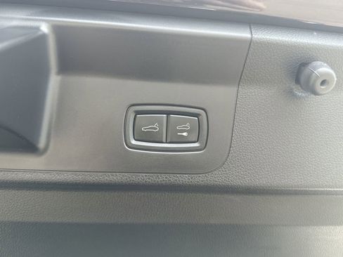 Certified 2023 Porsche Panamera 4 Platinum Edition AWD/4WD image 23