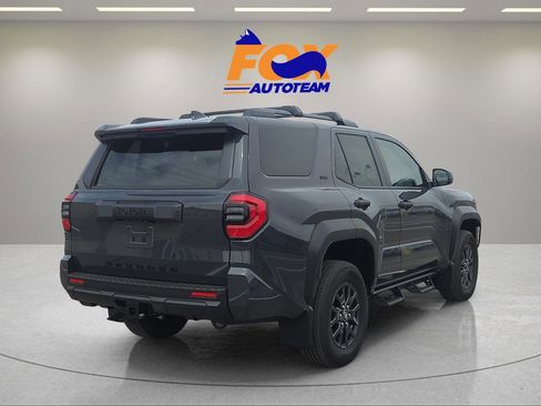 New 2026 Toyota 4Runner SR5 AWD/4WD image 4
