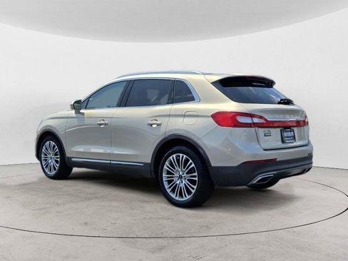 Used 2017 Lincoln MKX Reserve w/ Driver Assistance Package FWD image 5