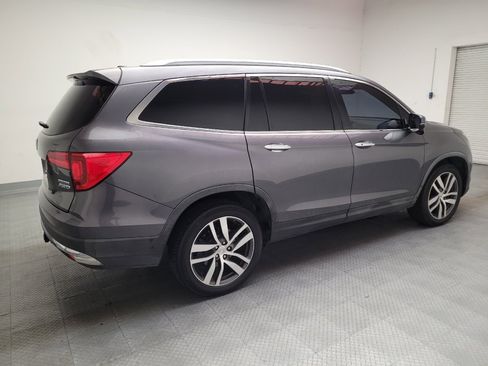 Used 2017 Honda Pilot Touring image 10