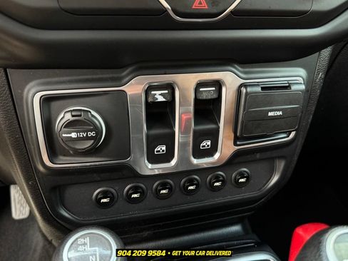 Used 2019 Jeep Wrangler Sport AWD/4WD image 18