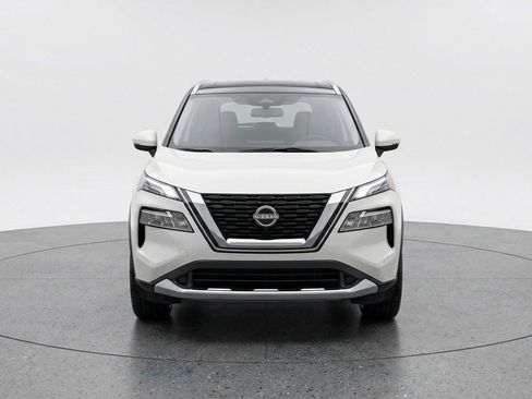 Used 2025 Nissan Rogue SV AWD/4WD image 2