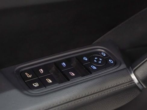 Certified 2023 Porsche Cayenne image 23