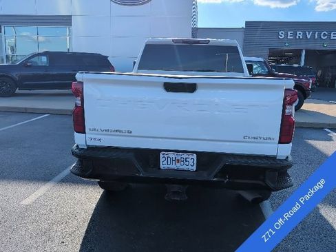 Used 2024 Chevrolet Silverado 2500 Custom w/ Custom Value Package AWD/4WD image 8
