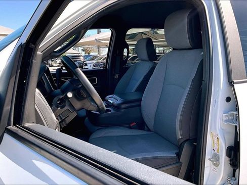 Used 2024 RAM 2500 Big Horn AWD/4WD image 36