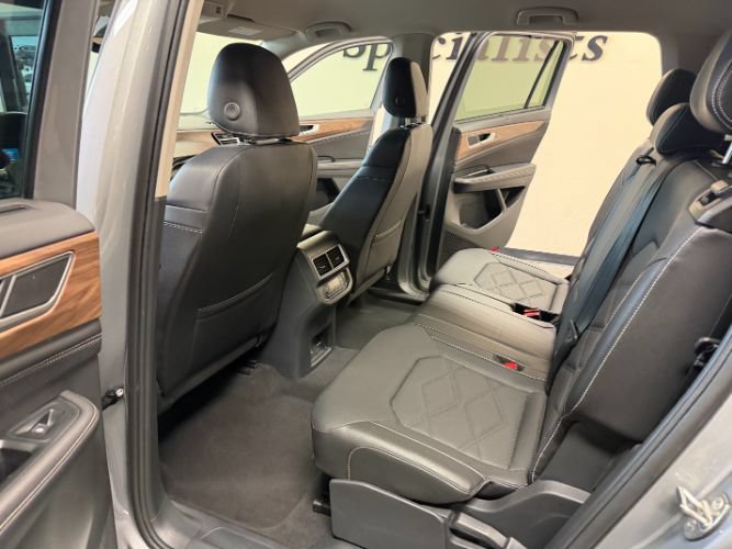Used 2025 Volkswagen Atlas SE FWD image 24