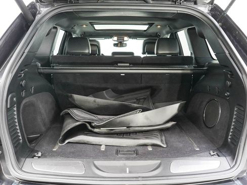 Used 2017 Jeep Grand Cherokee Overland AWD/4WD image 9