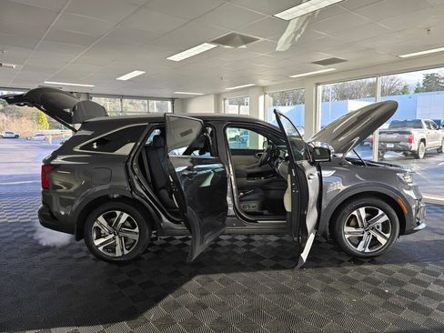 Used 2023 Kia Sorento SX Prestige image 17