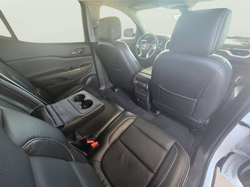 Used 2023 GMC Acadia SLE FWD image 5