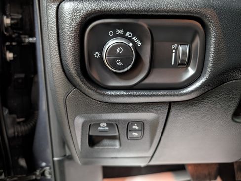 Used 2021 RAM 1500 Big Horn image 15