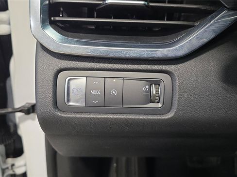 Used 2025 GMC Acadia Elevation image 23