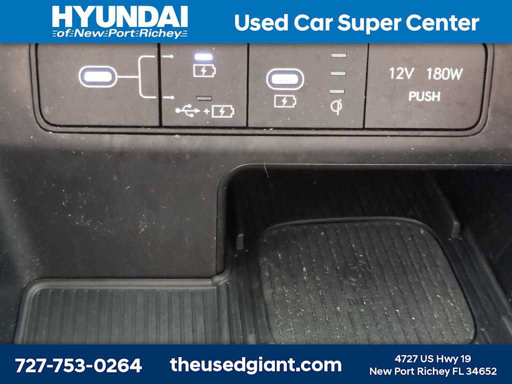 Certified 2025 Hyundai Santa Cruz Limited AWD/4WD image 25