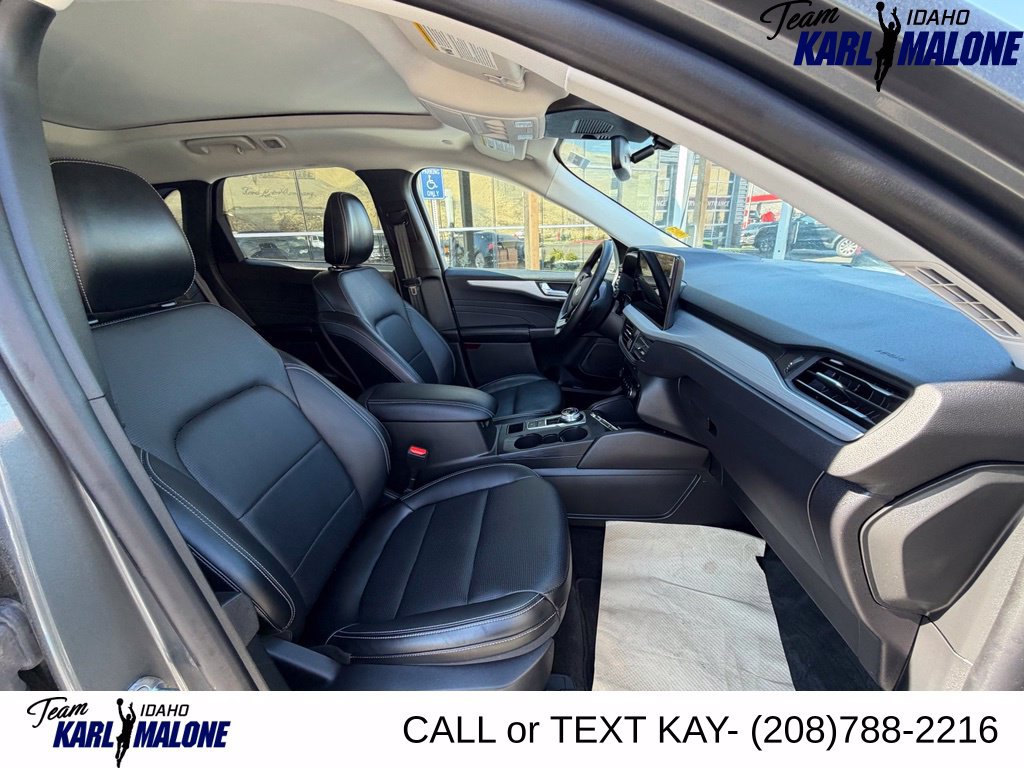 Used 2025 Ford Escape Platinum AWD/4WD image 16