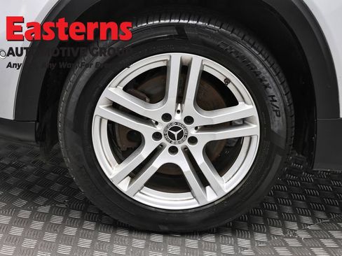 Used 2022 Mercedes-Benz GLB 250 4MATIC w/ Premium Package Lite image 31