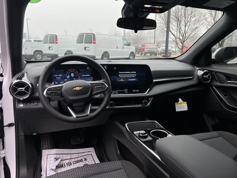 New 2026 Chevrolet Equinox LT image 32