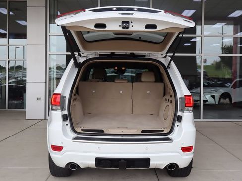 Used 2018 Jeep Grand Cherokee Overland AWD/4WD image 8