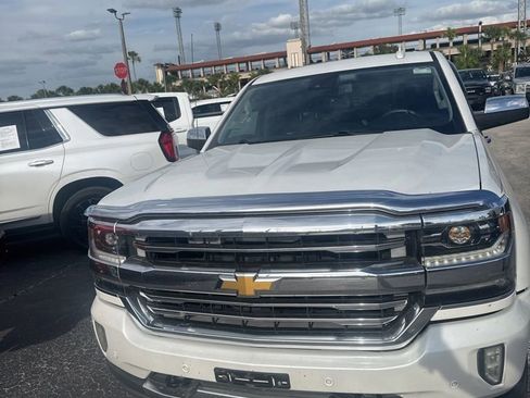 Used 2017 Chevrolet Silverado 1500 High Country image 2