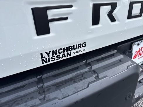 Used 2023 Nissan Frontier SV w/ Midnight Edition Package image 11