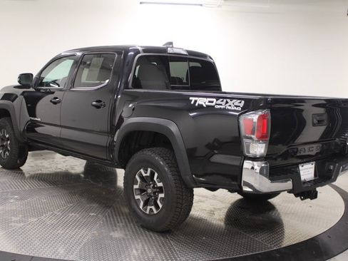 Used 2020 Toyota Tacoma TRD Off-Road image 3