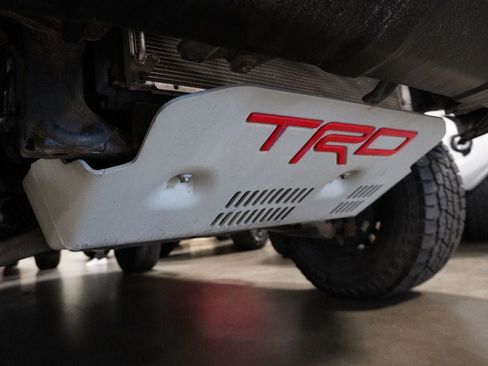 Used 2019 Toyota 4Runner TRD Off-Road Premium AWD/4WD image 17