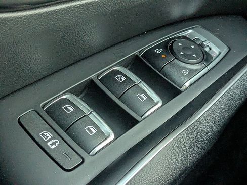 Used 2024 Kia Sorento S FWD image 25