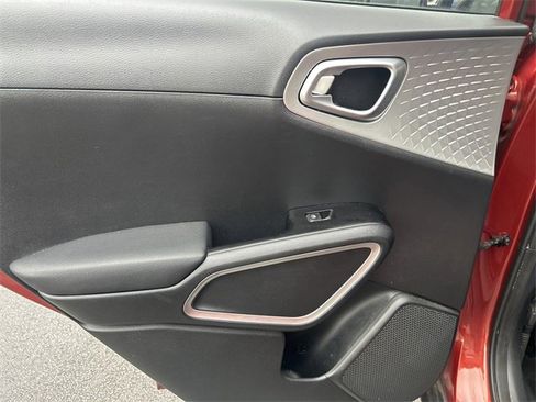 Certified 2022 Kia Soul LX image 17