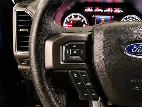 Used 2019 Ford F150 XLT w/ Equipment Group 302A Luxury AWD/4WD image 17
