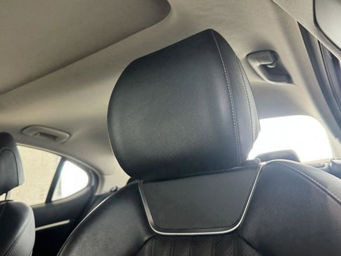 Used 2020 Genesis G70 3.3T image 10