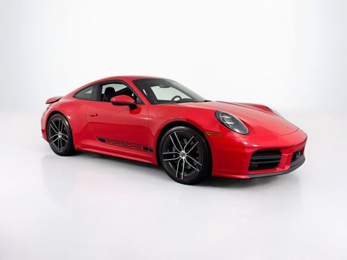 Used 2025 Porsche 911 Carrera RWD image 3
