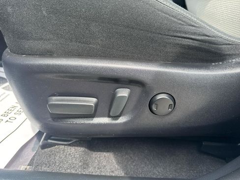 Used 2018 Toyota RAV4 XLE AWD/4WD image 26