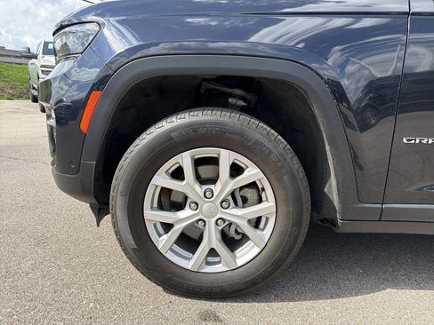 Certified 2023 Jeep Grand Cherokee Limited w/ Luxury Tech Group II image 6