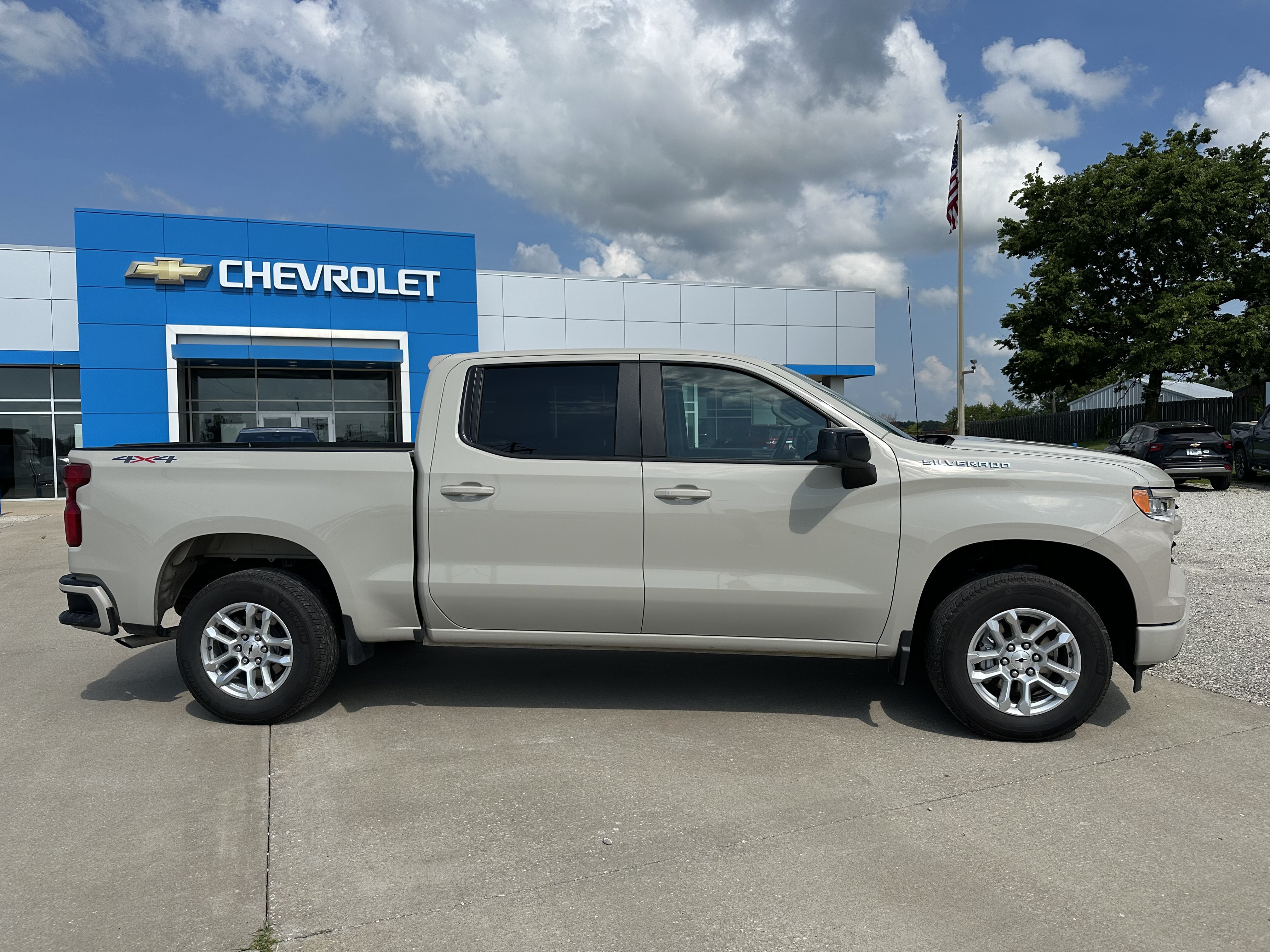 Used 2026 Chevrolet Silverado 1500 RST AWD/4WD image 2