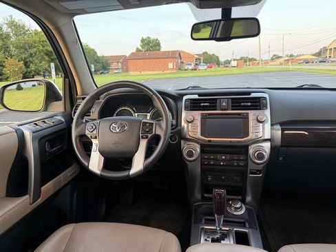 Used 2014 Toyota 4Runner Limited AWD/4WD image 28