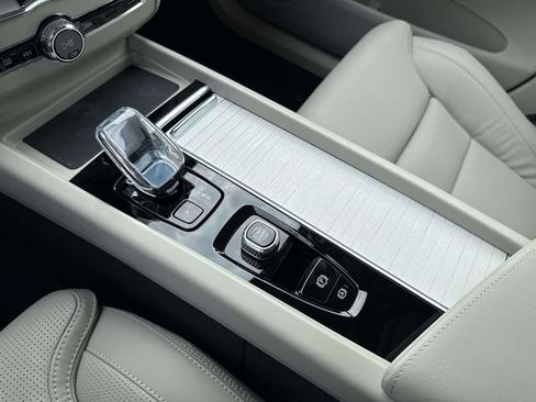 New 2026 Volvo XC60 B5 Ultra w/ Climate Package image 29