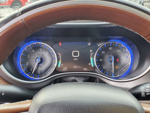 Used 2019 Chrysler Pacifica Limited w/ Tire & Wheel Group image 17