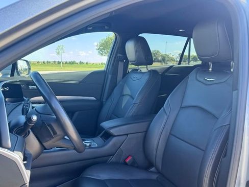 Used 2024 Cadillac XT4 Premium Luxury image 4