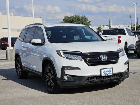 Certified 2022 Honda Pilot Black Edition image 3