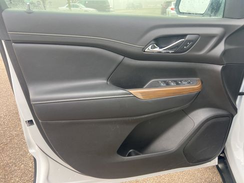 Used 2020 GMC Acadia SLE image 10